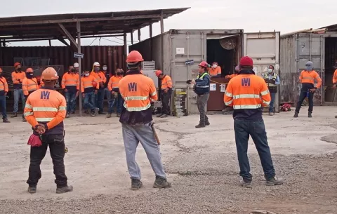 Capac presenta a obreros 10 razones para no ir a huelga; Suntracs recalca que pide $0.67 para 4 años