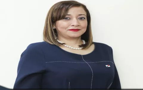 Designan Isabel Pérez Henríquez como nueva directora de la Unidad de Análisis Financiero 
