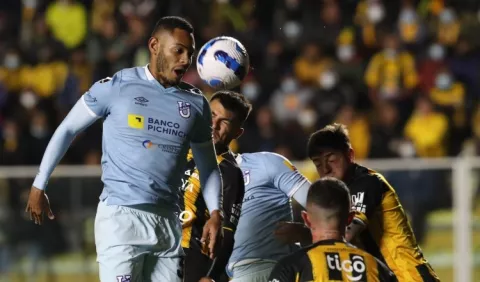 Ismael Díaz anotó para Católica, pero no pudo evitar derrota ante  The Strongest