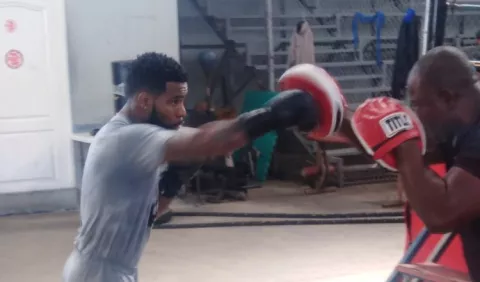 Jezreel Corrales sobre los pesos ligeros y KO a las Drogas: 'Me siento más fuerte y preparado  para Madueño'