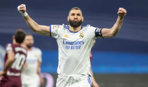 El Real Madrid golea y va por el PSG en la Champions   