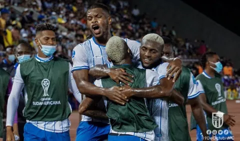 Panameños Ricardo Phillips y Newton Williams se lucen con 9 de Octubre en Copa Sudamericana