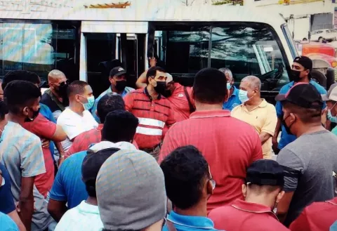  Usuarios sorprendidos por aumento unilateral del pasaje en rutas internas chorreranas 
