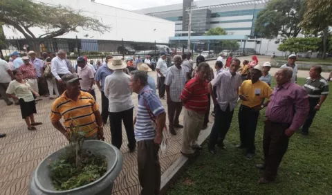 'Diputados no dan ni agua a manifestantes'; Mayín Correa propone comité que los reciba