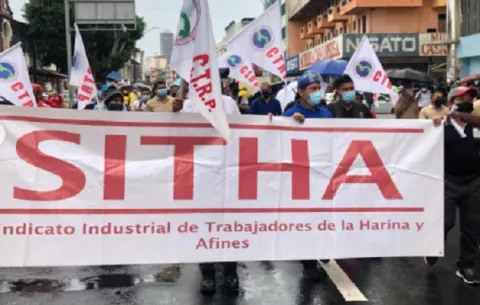 Bimbo retiene quincena de trabajadores, tras tercer día de huelga