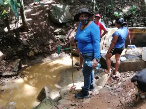 Detectan contaminación en fuente hídrica del sector de Río Rita Norte en Colón 