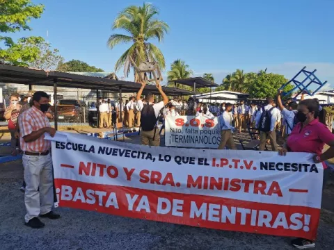 Otra protesta por educación: exigen entrega de nuevo plantel en Veraguas