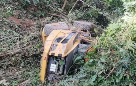 Trabajador pierde la vida en Veraguas al volcarse el equipo pesado que operaba