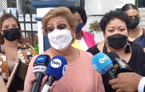 Exigen investigar actuación de autoridades en caso de niña de 8 años sometida a una cesárea tras violación