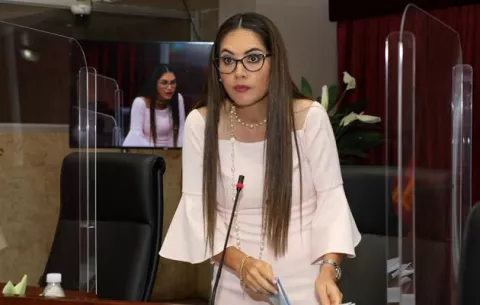 Zulay Rodríguez presenta peritaje que demuestra que el esposo de Planells compró dominio de Foco