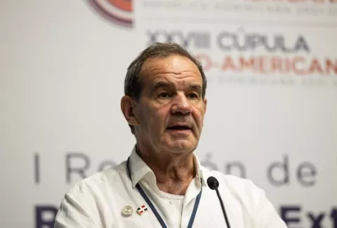 Andrés Allamand inicia en Panamá su primera gira por Latinoamérica