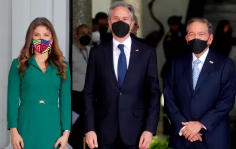 Antony Blinken llega a Panamá y se reúne con Laurentino Cortizo 