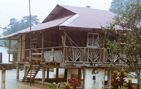 Trasladan a unas 17 familias a dos albergues por las lluvias e inundaciones en Bocas del Toro