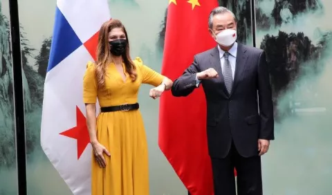 El vuelo chárter a China de $350 mil, contratado por  la canciller Mouynés