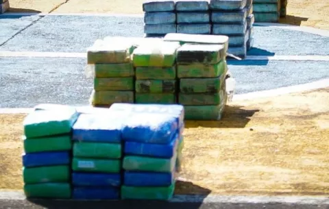 Condenan a tres extranjeros a nueve años de prisión por tráfico internacional de drogas