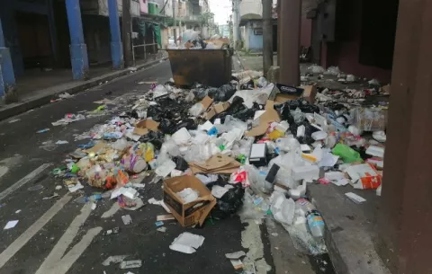 Con un acuerdo salarial culmina la huelga de los trabajadores del aseo en Colón 