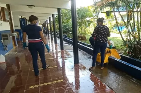 Se detectan más de 30 casos de la covid-19 en colegio del distrito de Pesé 