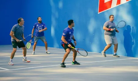 Cubanos se llevan torneo internacional frontenis