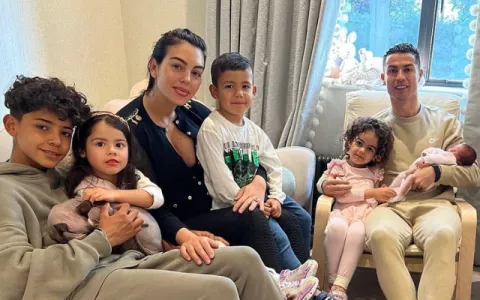 Cristiano Ronaldo y Georgina Rodríguez publican la primera foto de su hija recién nacida