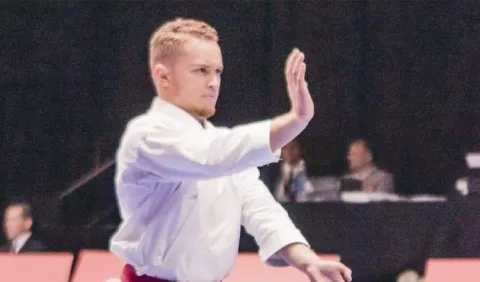 Héctor Cención pule su karate en Italia