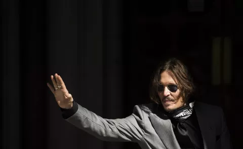 Johnny Depp se enfrenta a su exesposa en un juicio por difamación con testigos famosos
