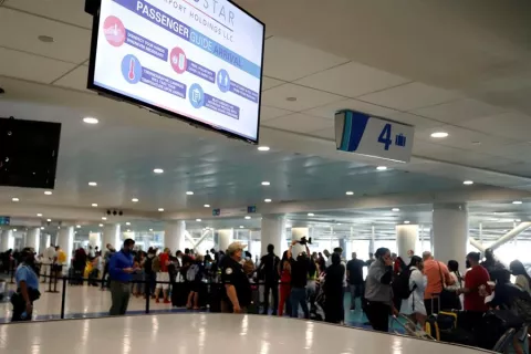 Aeropuerto principal de Puerto Rico eliminará uso obligatorio de mascarilla
