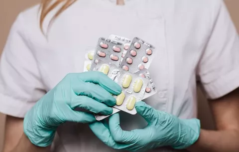 ¿Qué barreras en el acceso a los medicamentos y tecnologías médicas presenta Panamá?