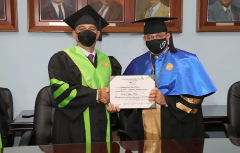 Ministro Luis Francisco Sucre recibe doctorado en Ciencias Clínicas 