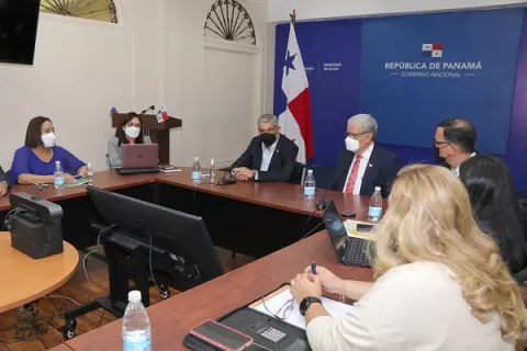 Luis Francisco Sucre se reintegra como ministro de Salud