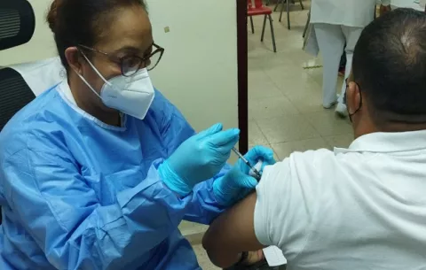 Minsa reporta dos fallecidos por covid-19 para este lunes; no tenían esquema de vacunas completo