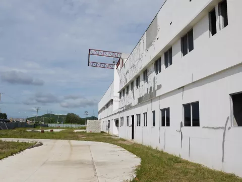 Ya van cuatro años y todavía no se culmina la construcción de Policlínica en Aguadulce 
