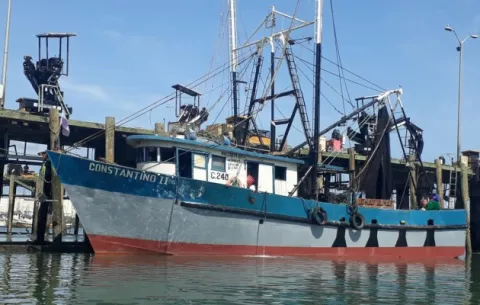 Pescadores artesanales e industriales tienen grandes expectativas al levantarse este lunes la veda del camarón