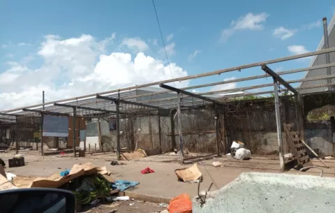 Vendedores del mercado provisional de abastos de La Chorrera son trasladados al área de la feria