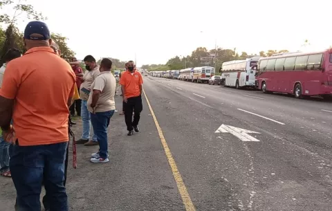 Miles de usuarios de Panamá Oeste afectados por el paro del transporte