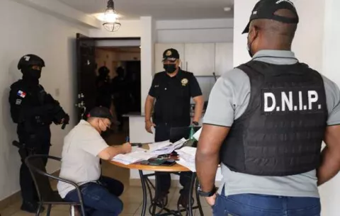 Policía Nacional desarticula red de falsificación de  documentos