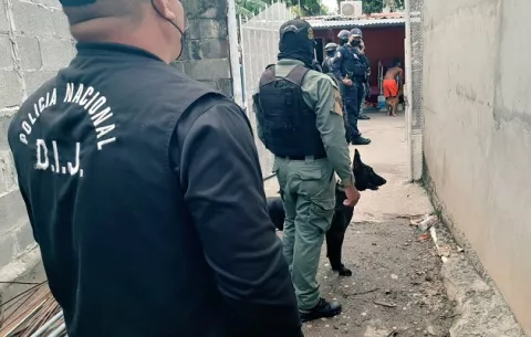 Policías, lancheros y pescadores integraban red que traficaba droga desde Colombia