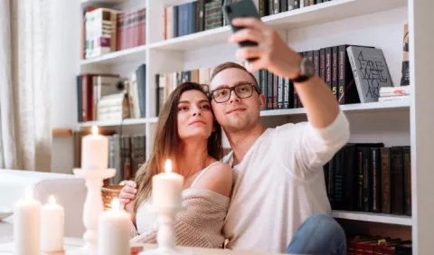 Parejas: ¿Deben compartir fotos juntos en las redes sociales?