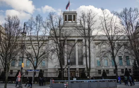 Rusia expulsa a 40 diplomáticos alemanes en respuesta a igual medida Berlín