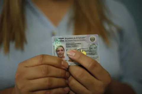 Reconocimiento de identidad de género de salvadoreña trans marca precedente