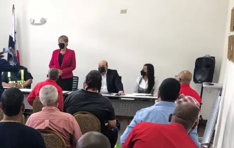  Reunión de transportistas con directivos de la ATTT en Colón, culmina sin acuerdos 