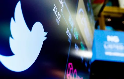 Twitter aumenta ganancias, tras acuerdo de venta