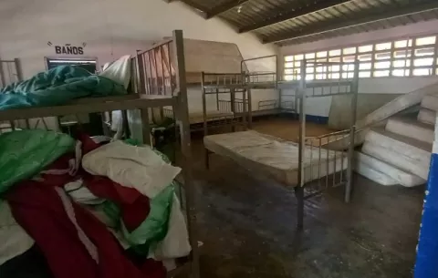 Estudiantes del Centro Básico General de Buenos Aires no tienen instalaciones adecuadas para recibir sus clases