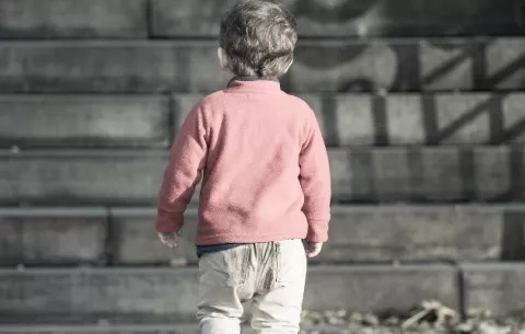 Buscan desinstitucionalización de mil niños, niñas y adolescentes en albergues