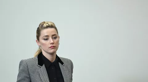 Amber Heard Warner Bros recortó escenas de la actriz por 'falta de química' con Momoa