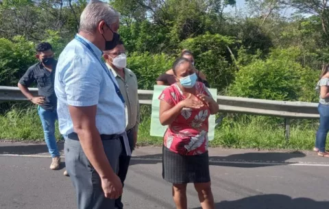 Padres de familia de la escuela primaria Ildaura Vieto exigen el nombramiento de cinco docentes