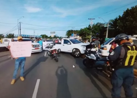 Pescadores de Azuero protestan, piden congelamiento al precio del combustible