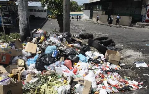 San Miguelito: entre la morosidad y la mala colocación de desechos