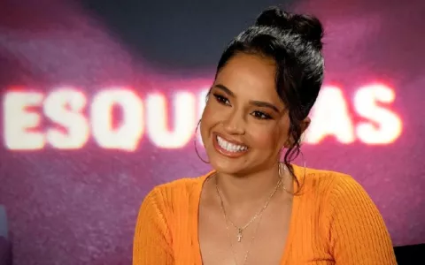 Becky G publica 'Esquemas', un alegato musical contra el encasillamiento