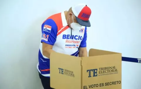 Benicio Robinson confirma fraccionamiento del PRD en medio de contienda interna