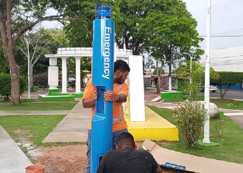 Son instalados diez postes con botones de pánico en puntos concurridos de La Chorrera